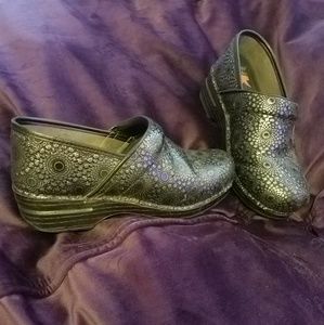 Dansko XP clogs *perfect condition*